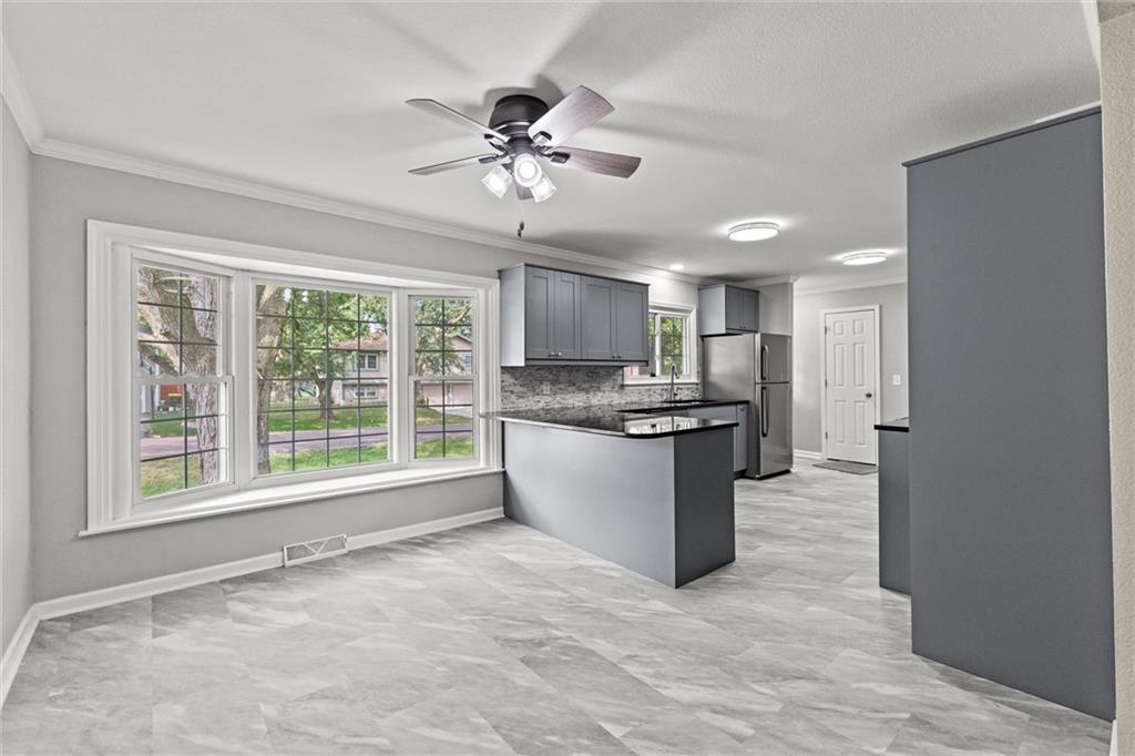 404 North Washington Street Spring Hill, KS 66083 - Photo 9 of 30