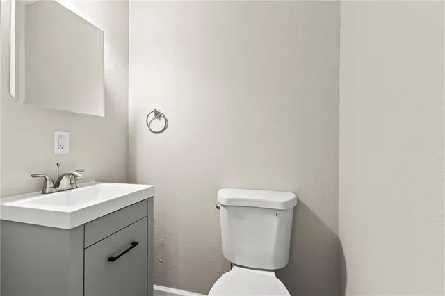 $329,800 | 404 North Washington Street, Spring Hill, KS 66083