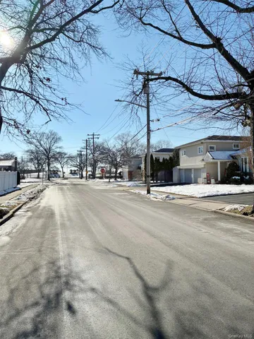 $725,000 | 3186 Grand Avenue, Baldwin Harbor, NY 11510