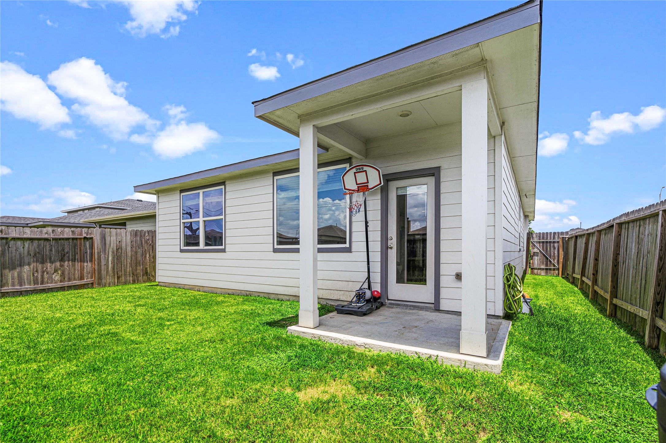 12566 Fleet River Road Houston, TX 77047 - Photo 25 of 30 Green spaces