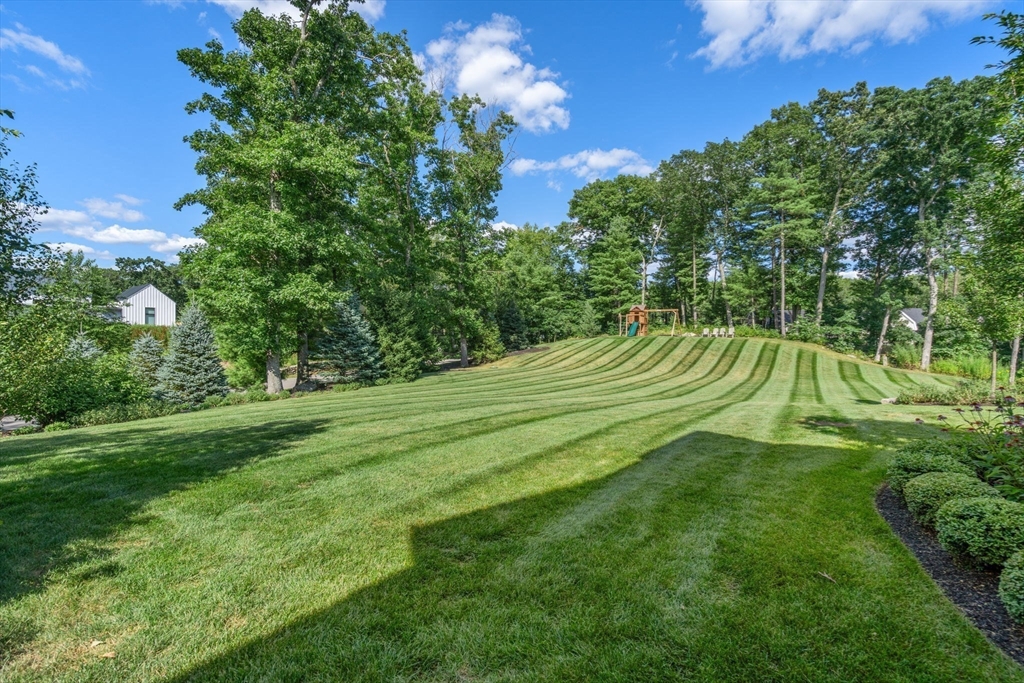 4 Wilson Way Dover, MA 02030 - Photo 36 of 38
