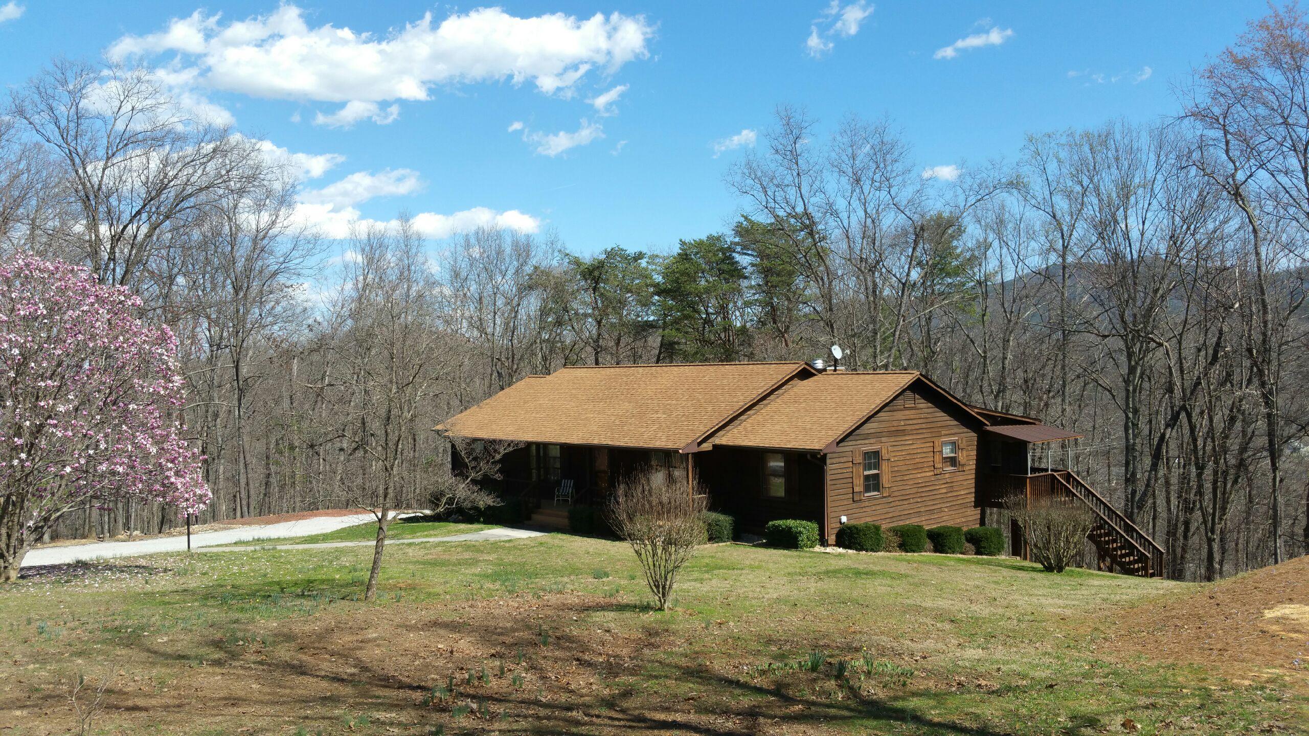 6245 Hillcrest Road Salem, VA 24153 - Photo 1 of 34 Front View