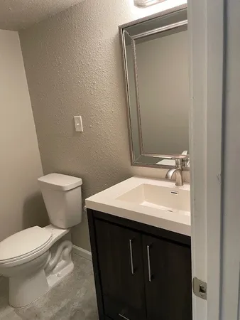 $1,600 | 407 West Semands Street, Conroe, TX 77301