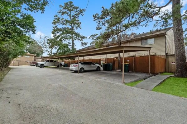 $1,600 | 407 West Semands Street, Conroe, TX 77301