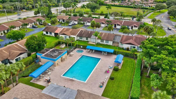 $280,000 | 5250 Las Verdes Circle, Unit 313, Delray Beach, FL 33484