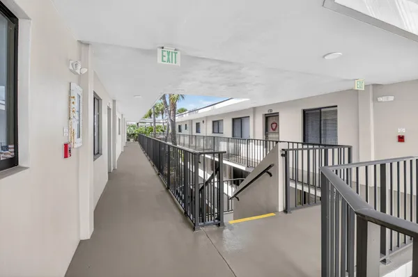 $280,000 | 5250 Las Verdes Circle, Unit 313, Delray Beach, FL 33484