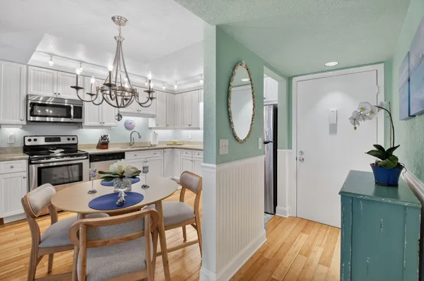 $280,000 | 5250 Las Verdes Circle, Unit 313, Delray Beach, FL 33484