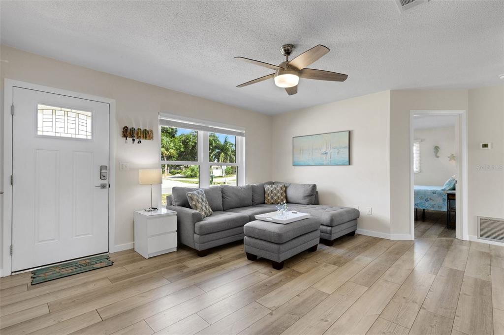 5231 Pompano Road Venice, FL 34293 - Photo 12 of 31