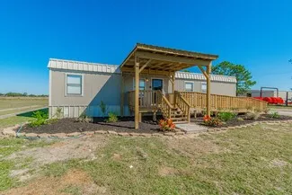 $3,200 | 3373 East Highway 6, Alvin, TX 77511