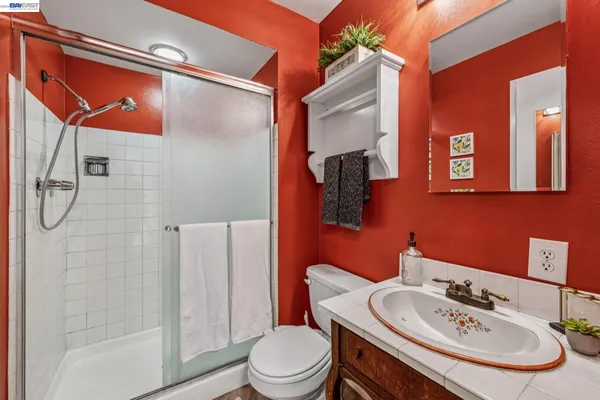 $215,000 | 811 York Street, Unit 326, Oakland, CA 94610