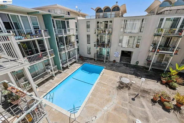 $215,000 | 811 York Street, Unit 326, Oakland, CA 94610