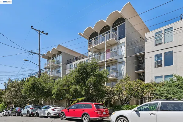 $215,000 | 811 York Street, Unit 326, Oakland, CA 94610