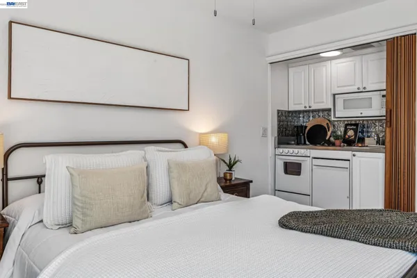 $215,000 | 811 York Street, Unit 326, Oakland, CA 94610