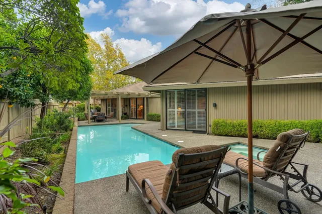 $995,000 | 11370 Huntington Village Lane, Gold River, CA 95670