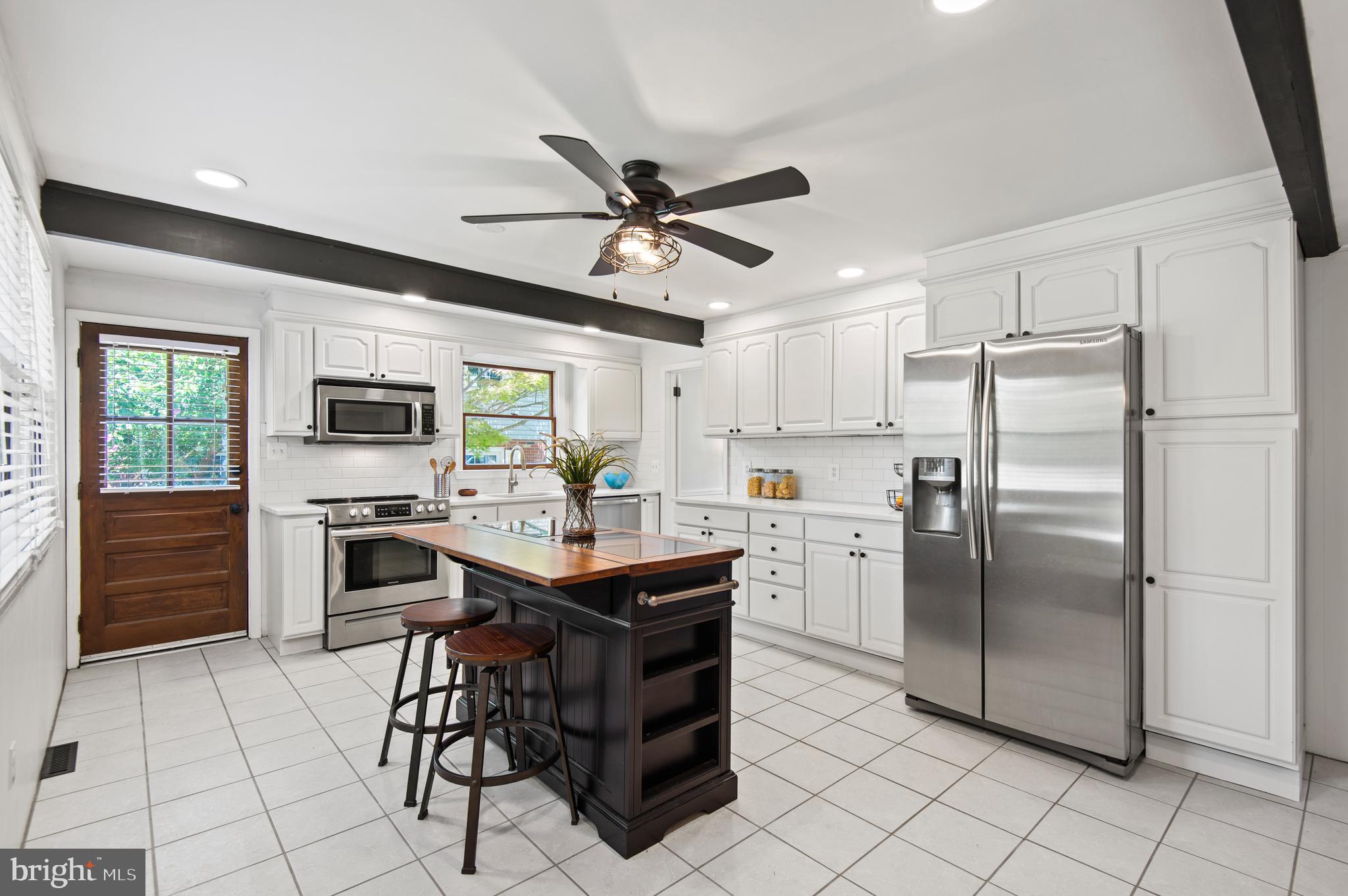 264 East Padonia Road Cockeysville, MD 21030 - Photo 9 of 49 Kitchen Island