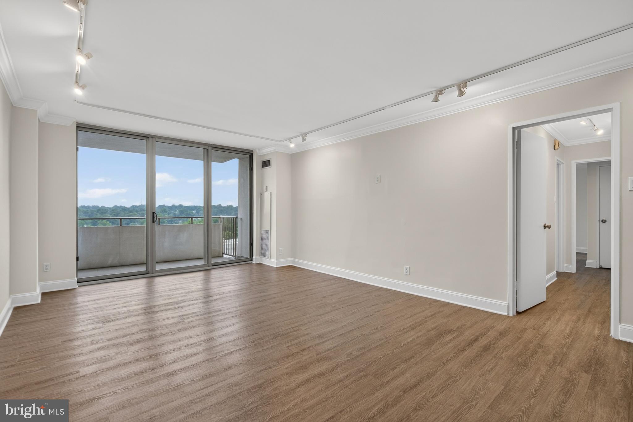 5101 River Road, Unit 1515 Bethesda, MD 20816 - Photo 3 of 33 Spacious Living Room