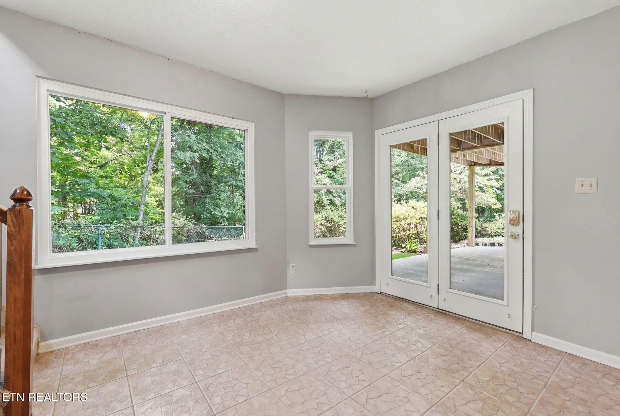 211 Connors Circle Oak Ridge, TN 37830 - Photo 55 of 56 58-web-or-mls-3F1A8785_reedit_cee6ed60