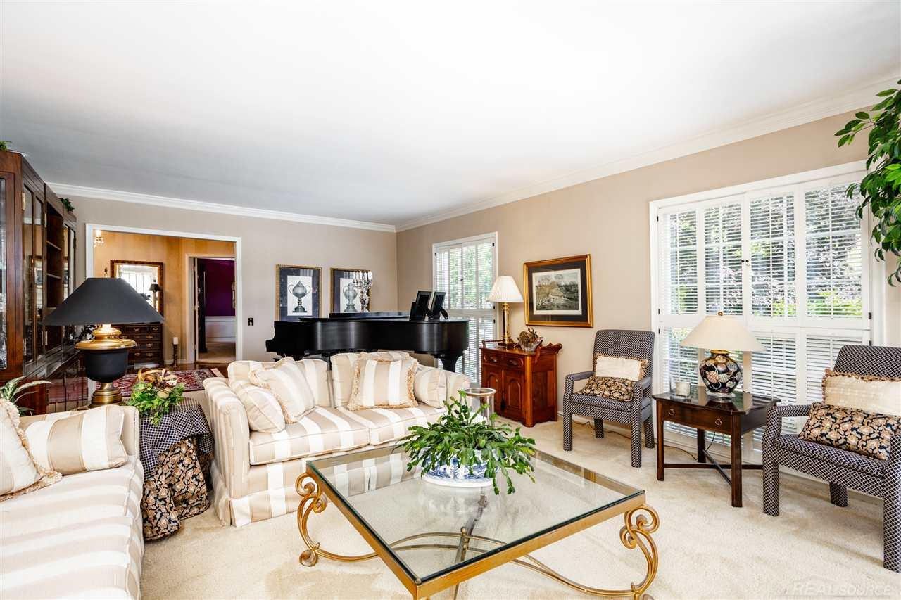 521 Renaud Road Grosse Pointe, MI 48236 - Photo 11 of 89 50035421-10.JPG