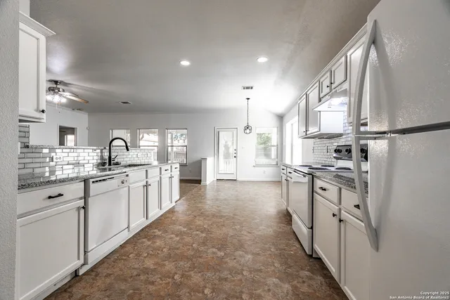 $269,500 | 128 Hidden Cave, Cibolo, TX 78108