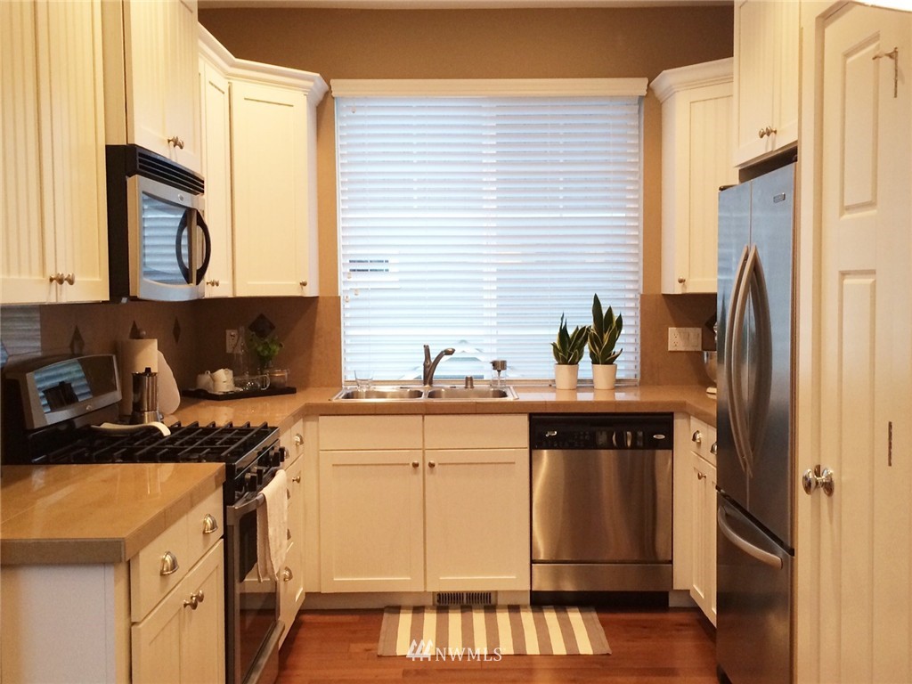 3510 164th Place Southeast, Unit 21 Bothell, WA 98012 - Photo 6 of 8 Gallery Image 6