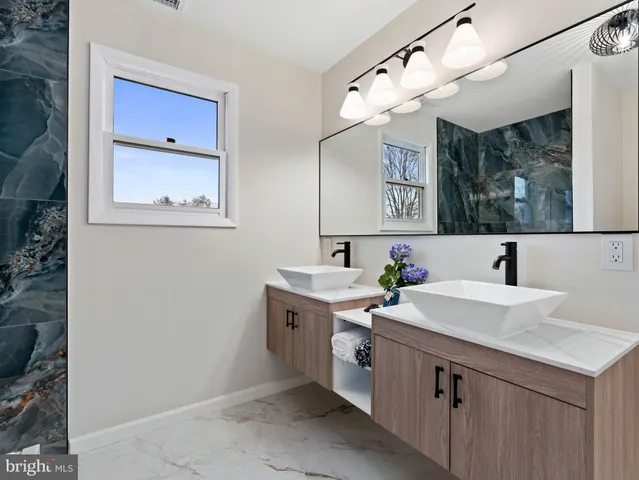 $599,000 | 98 Red Stone Ridge, Delran, NJ 08075