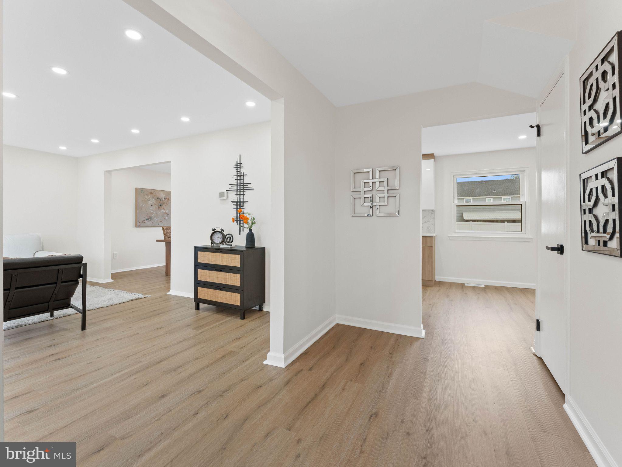98 Red Stone Ridge Delran, NJ 08075 - Photo 4 of 38 Gallery Image 4