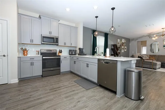 $2,900 | 12003 Theme Alley, Orlando, FL 32832