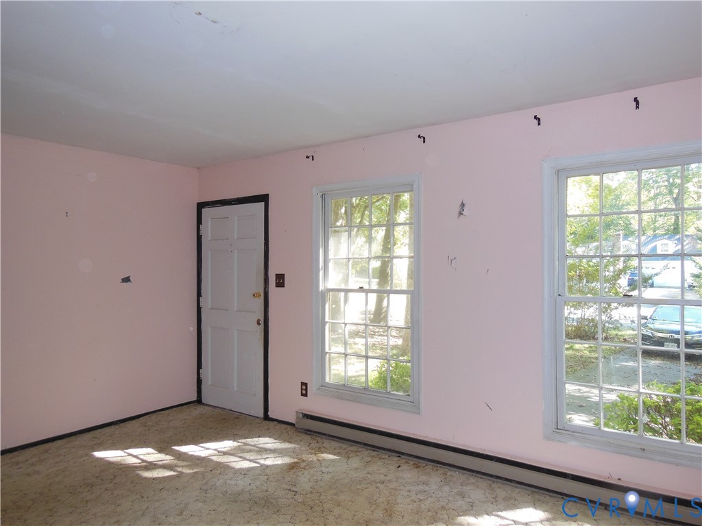 10524 Sunne Court Chesterfield, VA 23832 - Photo 6 of 21 a view of livingroom with window