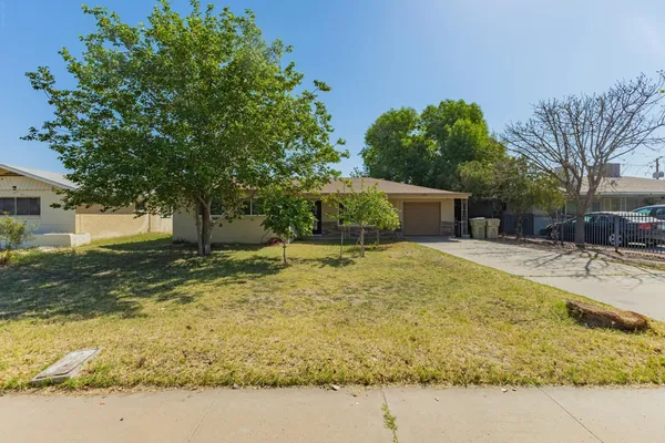 $2,300 | 7733 North 60th Avenue, Glendale, AZ 85301