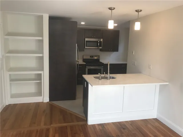 $3,200 | 445 Broadway, Unit B, Newport, RI 02840