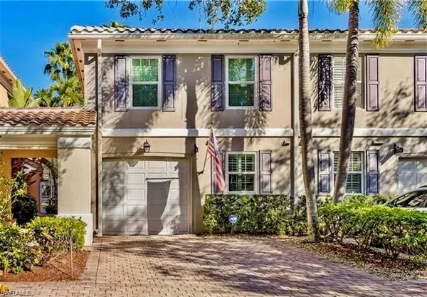 $449,500 | 5733 Cove Circle, Naples, FL 34119
