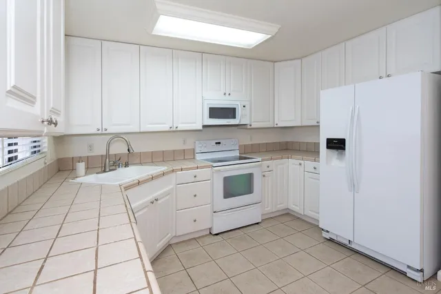 $430,000 | 2791 McBride Lane, Unit 148, Santa Rosa, CA 95403