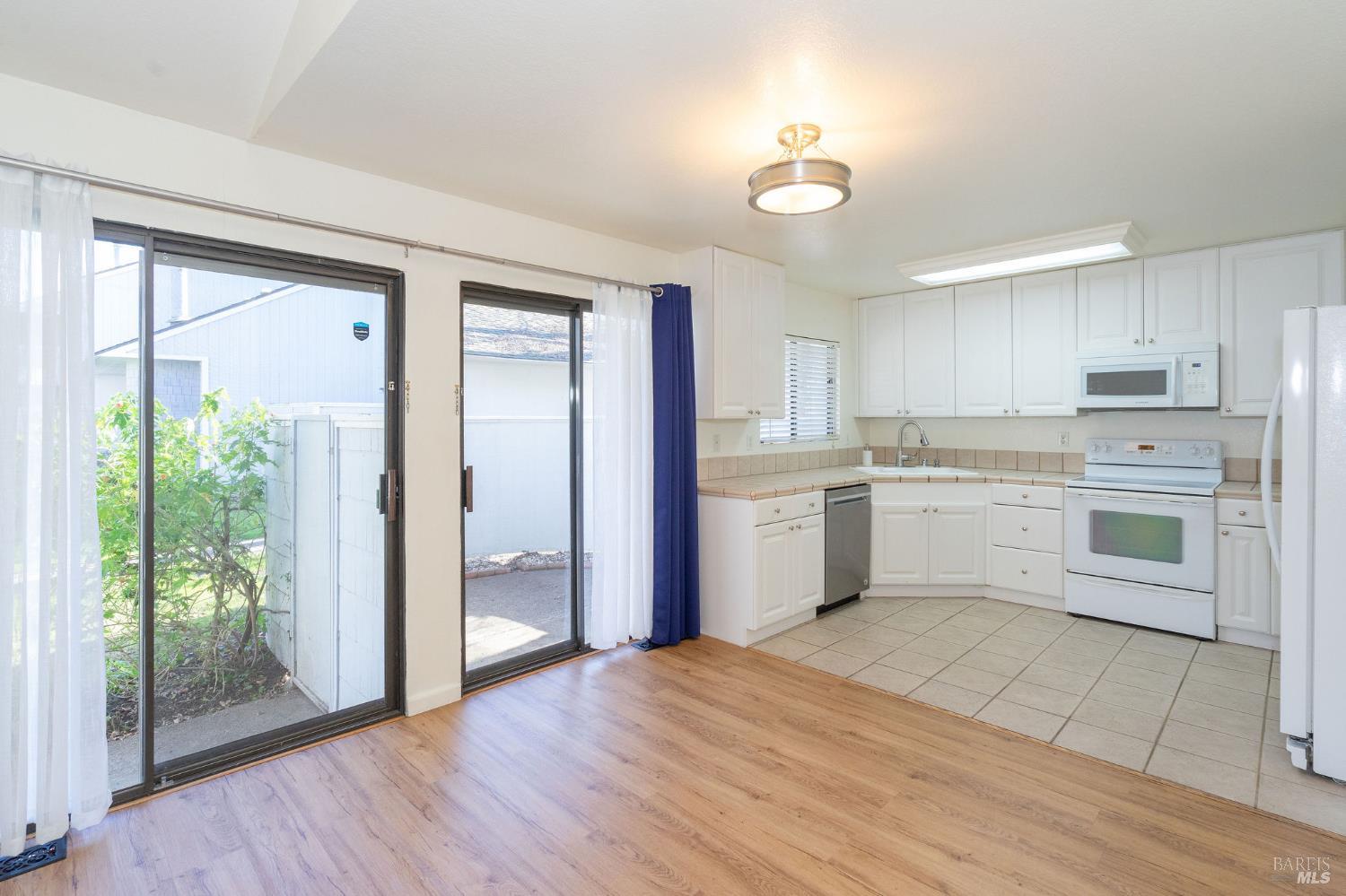 2791 McBride Lane, Unit 148 Santa Rosa, CA 95403 - Photo 8 of 34