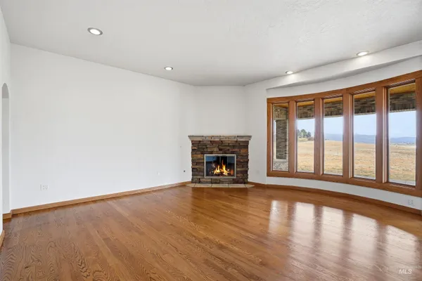 $1,295,000 | 9650 N Highway, Horseshoe Bend, ID 83629