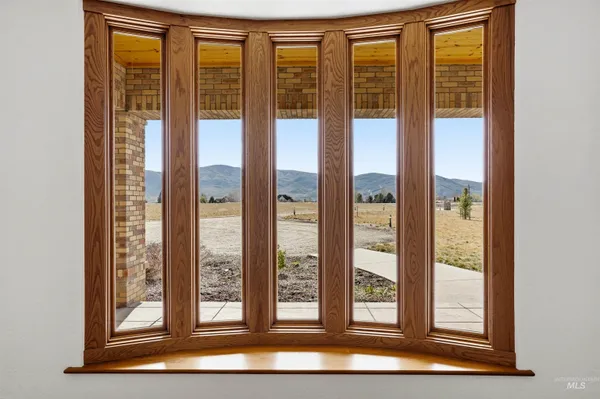 $1,295,000 | 9650 N Highway, Horseshoe Bend, ID 83629