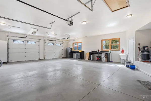 $1,295,000 | 9650 N Highway, Horseshoe Bend, ID 83629