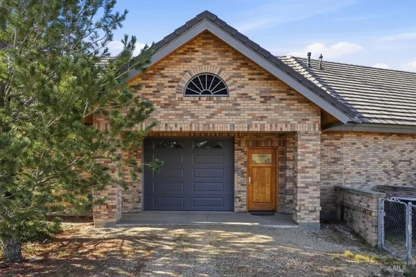 $1,295,000 | 9650 N Highway, Horseshoe Bend, ID 83629