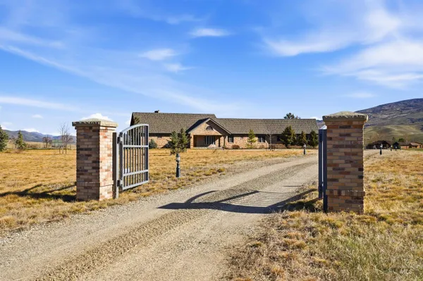 $1,295,000 | 9650 N Highway, Horseshoe Bend, ID 83629