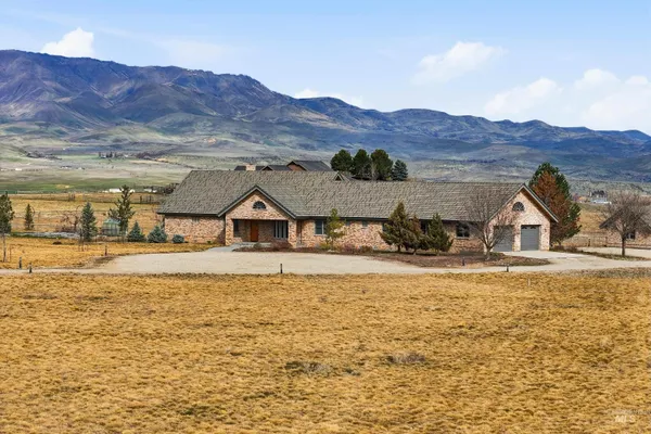 $1,295,000 | 9650 N Highway, Horseshoe Bend, ID 83629