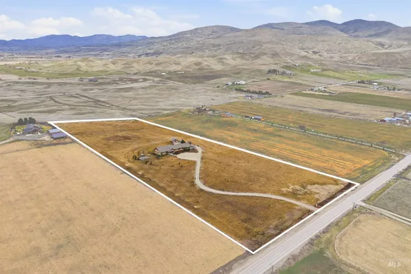 $1,295,000 | 9650 N Highway, Horseshoe Bend, ID 83629