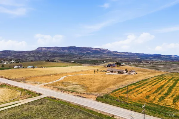 $1,295,000 | 9650 N Highway, Horseshoe Bend, ID 83629