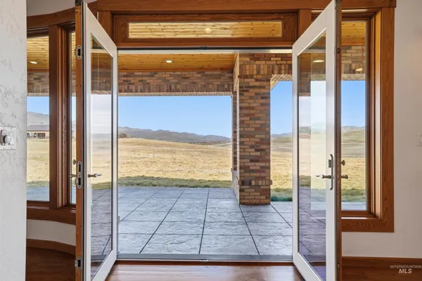 $1,295,000 | 9650 N Highway, Horseshoe Bend, ID 83629