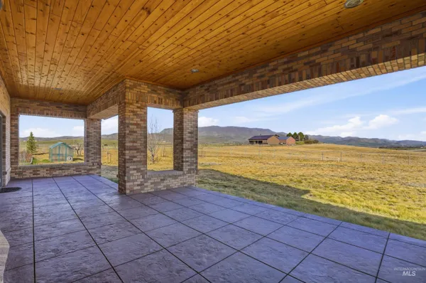 $1,295,000 | 9650 N Highway, Horseshoe Bend, ID 83629