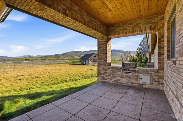 $1,295,000 | 9650 N Highway, Horseshoe Bend, ID 83629