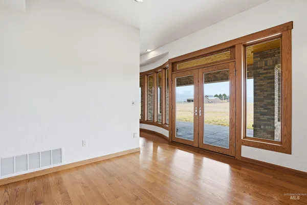 $1,295,000 | 9650 N Highway, Horseshoe Bend, ID 83629
