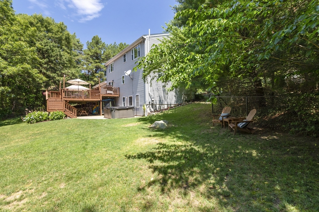 85 Old Elmdale Road Uxbridge, MA 01569 - Photo 3 of 42