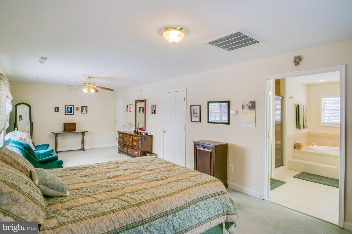 5931 Free State Road Marshall, VA 20115 - Photo 20 of 30 Master bedroom runs on separate HVAC system!