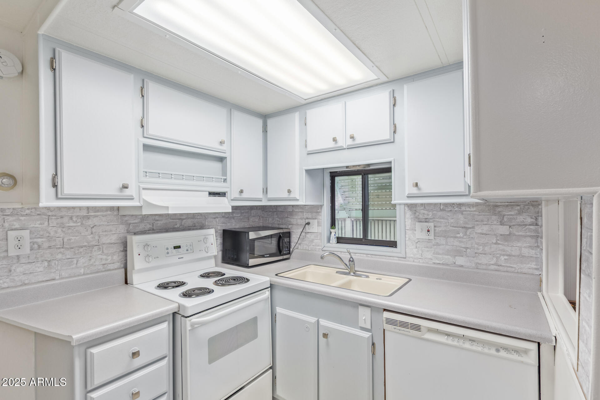 17200 West Bell Road, Unit 77 Surprise, AZ 85374 - Photo 8 of 37 10-Bell