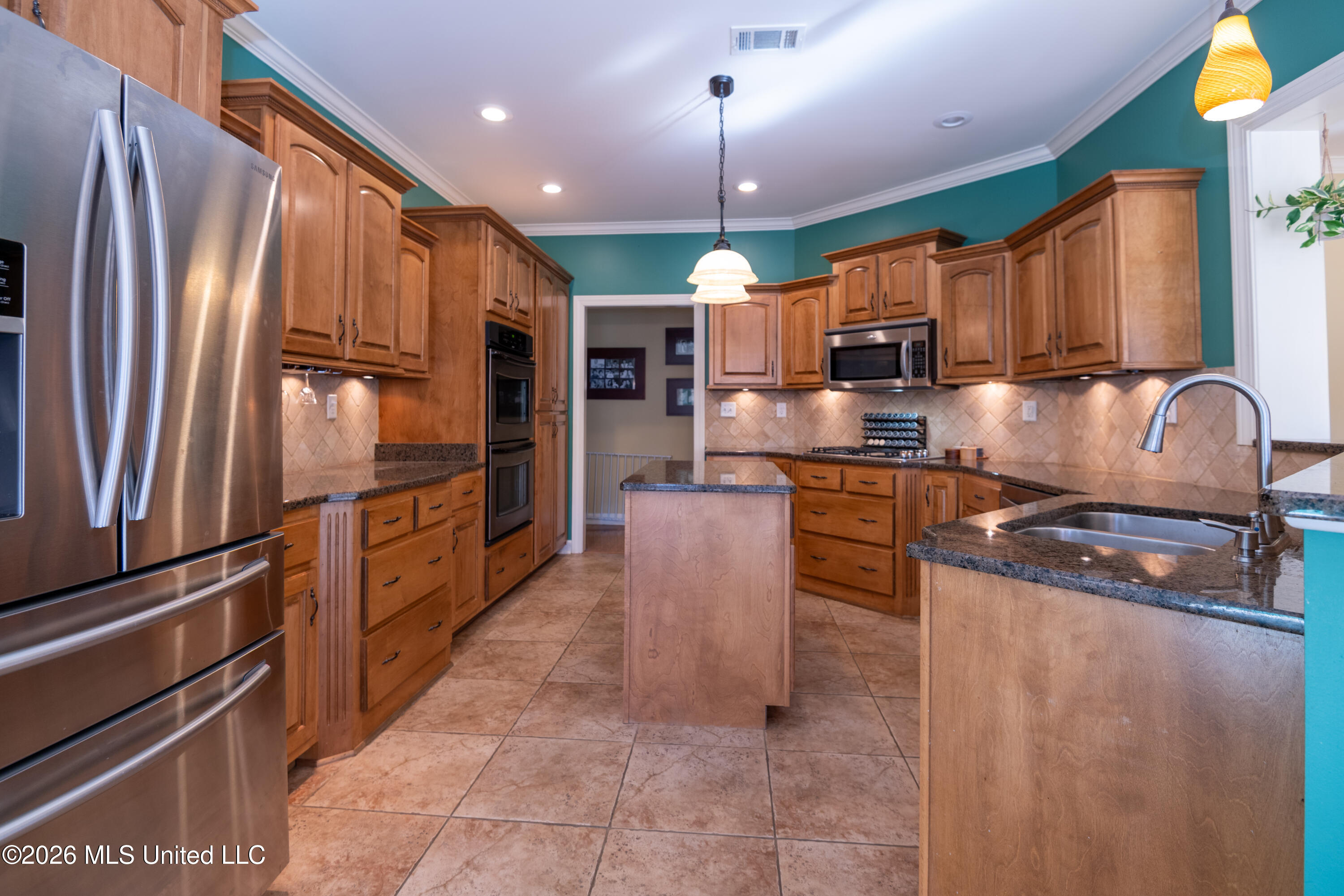 2635 College Road Southaven, MS 38672 - Photo 12 of 44 Kitchen