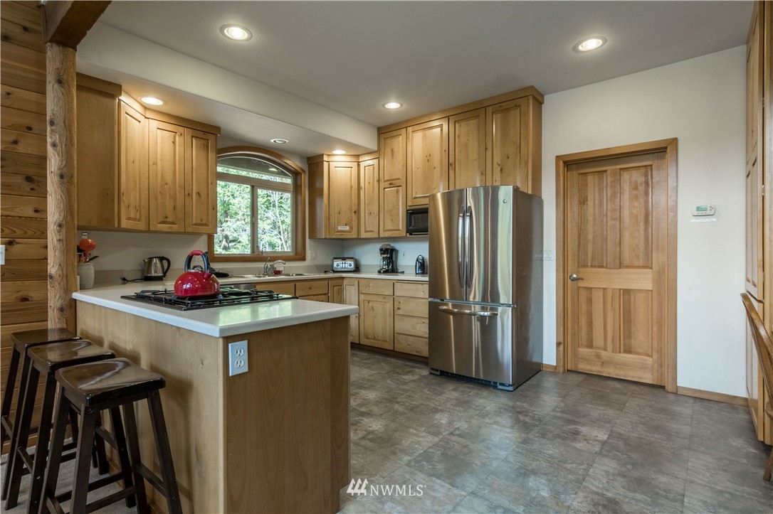 9221 Frost Creek Road Maple Falls, WA 98266 - Photo 9 of 25